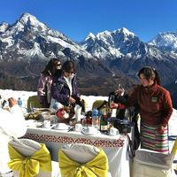 15 phút ăn sáng trên đỉnh Everest với giá 5000 USD/người-3