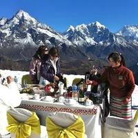 15 phút ăn sáng trên đỉnh Everest với giá 5000 USD/người-3