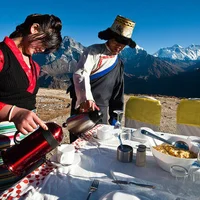 15 phút ăn sáng trên đỉnh Everest với giá 5000 USD/người