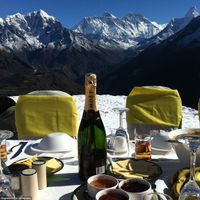 15 phút ăn sáng trên đỉnh Everest với giá 5000 USD/người-5