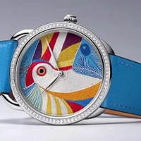 Đồng hồ Hermès “thêu” sợi tơ tằm và đính 82 viên kim cương