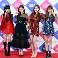 Trang phục hàng hiệu sau biểu diễn của các idol K-pop sẽ đi về đâu?-4