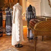 Bộ sưu tập váy áo bằng giấy lấy cảm hứng từ thời kỳ Regency-2