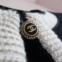 Chanel mua lại công ty kinh doanh hàng dệt kim của Ý Paima