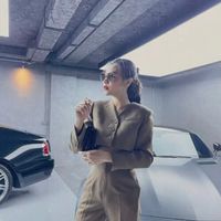 Đàm Thu Trang “bắt trend” lên đồ liên tục 9 bộ, biến hình trước siêu xe 14 tỷ-4