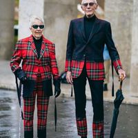 3 cặp đôi fashionista cao tuổi gây sốt làng mốt thế giới-8