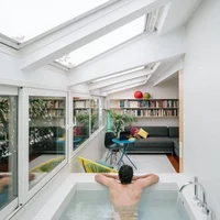 Thiết kế nội thất đẹp lạ cùng bồn tắm chìm, biến phòng tắm thành spa sang chảnh-11