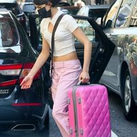 Con gái Tom Cruise ưa chuộng thời trang crop top-4