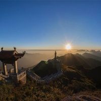 Khám phá những đỉnh núi linh thiêng hút khách thập phương nhất Việt Nam - 2