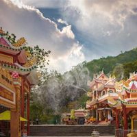 Khám phá những đỉnh núi linh thiêng hút khách thập phương nhất Việt Nam - 4