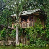 Hồ nước nhân tạo cao nhất Việt Nam, nước trong xanh như ngọc, bồng bềnh trong mây - 2