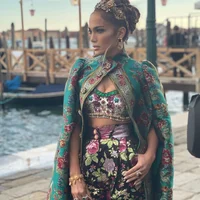 Jennifer Lopez lộng lẫy như nữ hoàng tại show Dolce & Gabbana Alta Moda-2