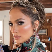 Jennifer Lopez lộng lẫy như nữ hoàng tại show Dolce & Gabbana Alta Moda-3