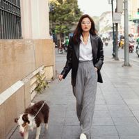 Phối đồ với sơ mi trắng sành điệu như người nổi tiếng-2