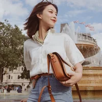 Phối đồ với sơ mi trắng sành điệu như người nổi tiếng-5