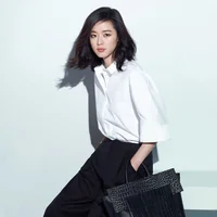 Phối đồ với sơ mi trắng sành điệu như người nổi tiếng