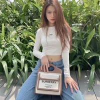Sự trở lại của những chiếc quần cạp trễ sành điệu-7