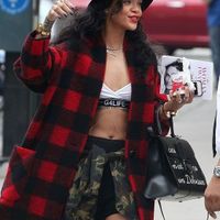 Rihanna và sở thích sưu tầm mũ bucket-2