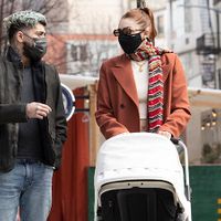 Phong cách thời trang trendy của Gigi Hadid khi làm mẹ