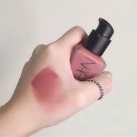 Mốt bây giờ là phải xài má hồng dạng kem và đây là 4 sản phẩm đang được tín đồ làm đẹp mê mẩn nhất - Ảnh 4.