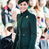 Không thích khoe của nhưng Kate Middleton có 11 bộ váy áo đắt sang chấn, bộ cuối giá bằng... căn chung cư - Ảnh 6.