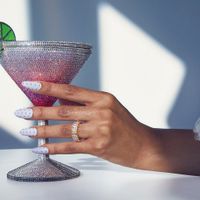 Beyoncé diện túi cocktail 6000 đô mừng sinh nhật tuổi 40
