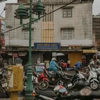 Người Đà Lạt ra đường uống cà phê, ăn sáng từ 5h30 - 5