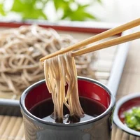 Vì sao người Nhật nổi tiếng tao nhã lại thích húp xì xụp thành tiếng khi ăn mì?-5