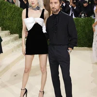 Rosé mặc lại váy cũ tham dự Met Gala 2021-2