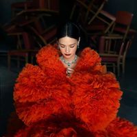 Diện tới 4/5 thiết kế Haute Couture cho lần lên bìa số Kim Cửu, mỹ nhân Cbiz này hẳn là muốn đàn em hít khói? - Ảnh 4.