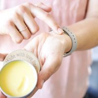 Những điều cần biết về nước hoa khô dạng sáp-3