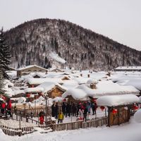 Lạc bước vào ngôi làng nửa năm tuyết phủ trắng xóa đẹp như mơ - 1