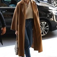 Bí quyết phối áo khoác đẹp như con gái siêu mẫu Cindy Crawford-2