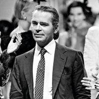 Disney làm phim về cuộc đời huyền thoại thời trang Karl Lagerfeld-4