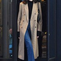 Bí quyết phối áo khoác đẹp như con gái siêu mẫu Cindy Crawford