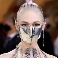 Xu hướng đính đá nổi lên sau Met Gala-4