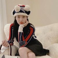 Suzy khoe diện mạo xinh đẹp khi diện quà tặng từ Dior - Mùa đông đến rồi