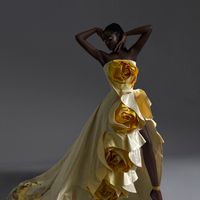 BST mới của NTK Trần Hùng gây ấn tượng tại London Fashion Week-4