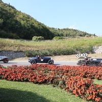 Bugatti kỷ niệm 100 năm chiến thắng của Type 13 Brescia