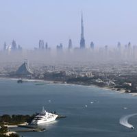 Khám phá bên trong tòa nhà chọc trời cao nhất thế giới ở Dubai - 3