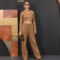 Các ngôi sao đã phối đồ với chiếc túi Fendi First như thế nào?-6