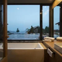 ‘Mục sở thị’ Hyades Mountain Resort, khách sạn trong hang làm từ 1000 mảnh gỗ ở Hy Lạp - 5