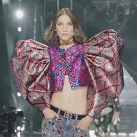 Dolce & Gabbana Xuân Hè 2022 - Sự trở lại của thời trang Y2K