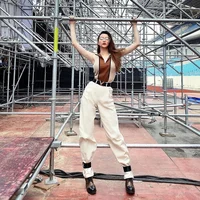 Cách mix quần trắng và áo sao cho sành điệu, thu hút-5