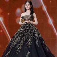 Rất hay lọt top mặc xấu nhưng Triệu Lệ Dĩnh vẫn có nhiều giây phút đẹp kinh diễm nhờ diện váy công chúa - Ảnh 8.