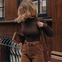 Hay là năm nay bạn thử mặc theo kiểu Dark Academia, biết đâu lại toát ra vibe quý tộc châu Âu - Ảnh 3.