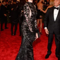 Những bộ cánh ấn tượng nhất lịch sử Met Gala-4