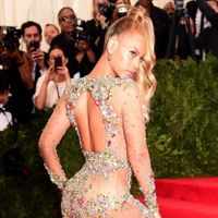 Những bộ cánh ấn tượng nhất lịch sử Met Gala-5