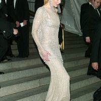 Những bộ cánh ấn tượng nhất lịch sử Met Gala-2