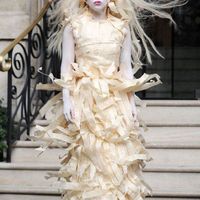 Những bộ trang phục “không đụng hàng” làm nên thương hiệu Lady Gaga-5